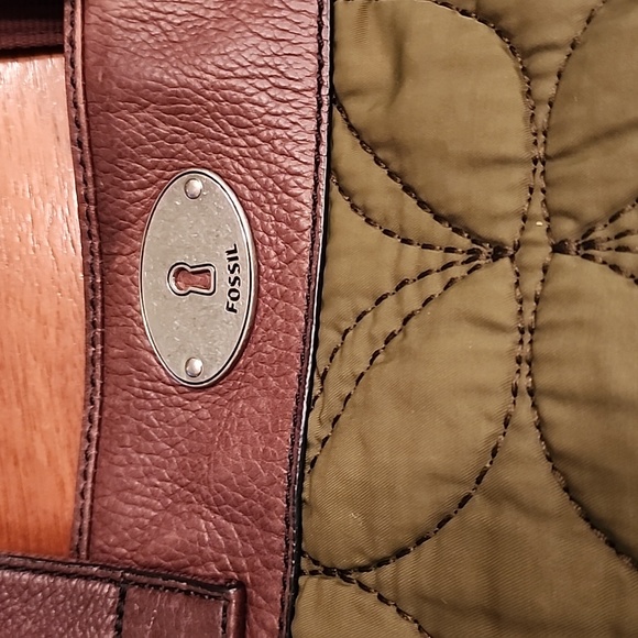 Fossil Key Per olive quilted Tote! BARELY USED CONDITION! - Picture 2 of 12